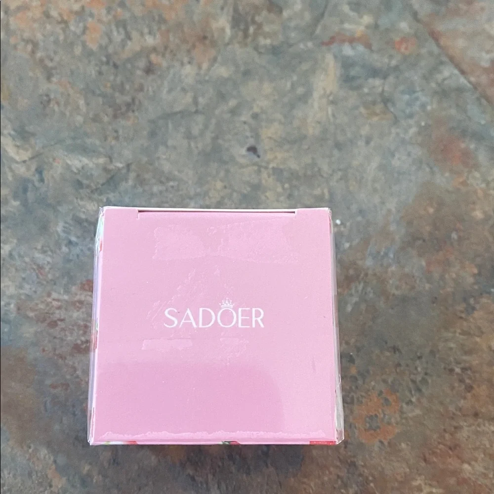 Sadoer Strawberry Lip Scrub - Pink NIP